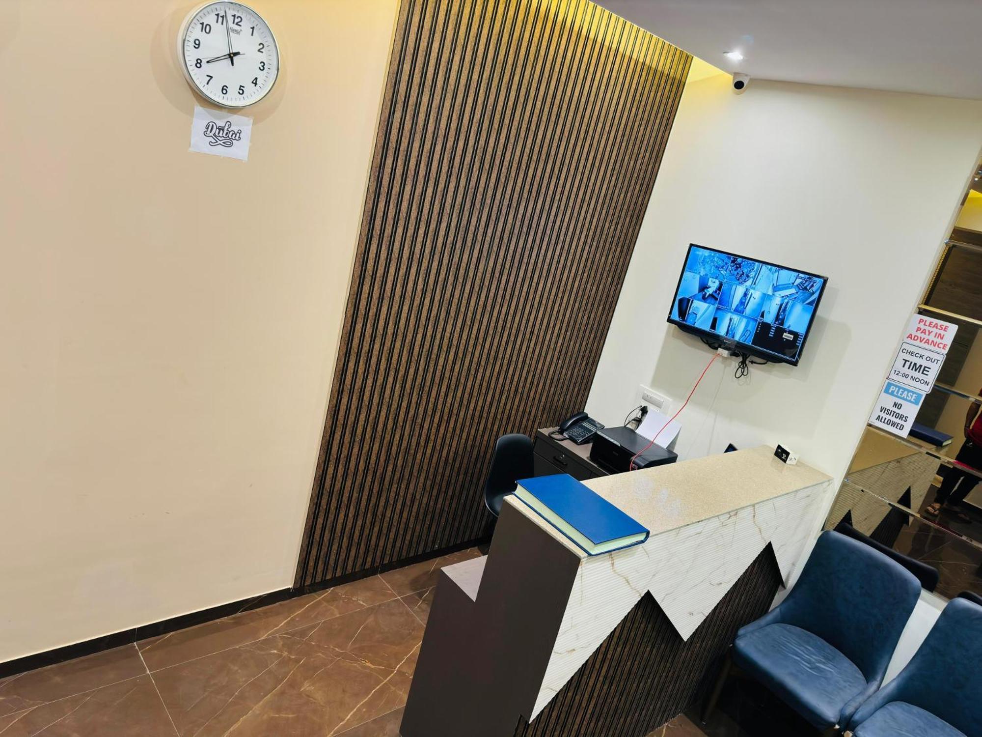 Hotel Amazing - Asalpha Metro Station, Mumbai